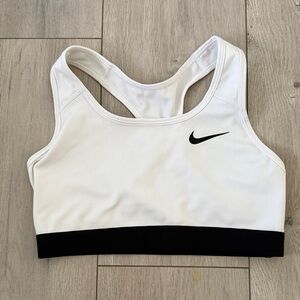 NWOT Nike Women's White and Black Sports Bra